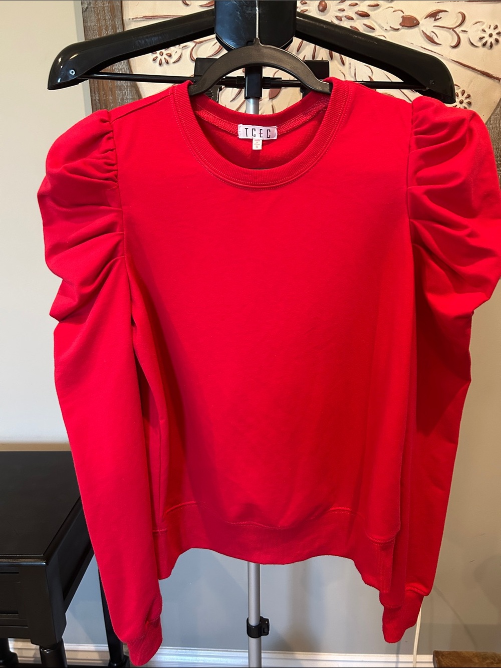 TCEC Women’s Bright Red Puff-Long Sleeve shirt / Size Small : Great for Holidays